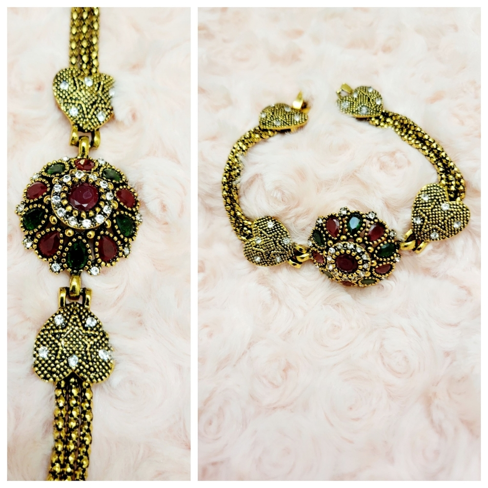 New Special Vintage Rustic golden bracelet Emerald and rubies